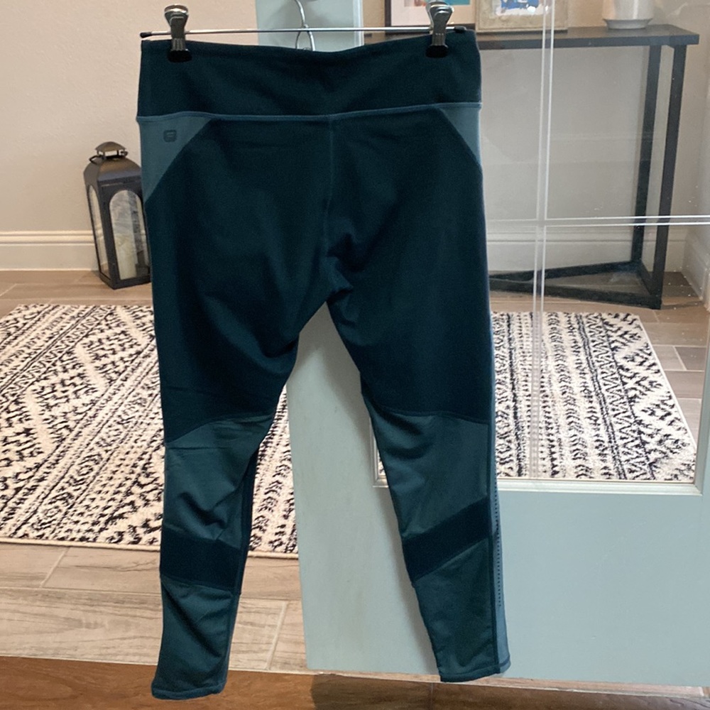 Fabletics capris - Picture 3 of 5